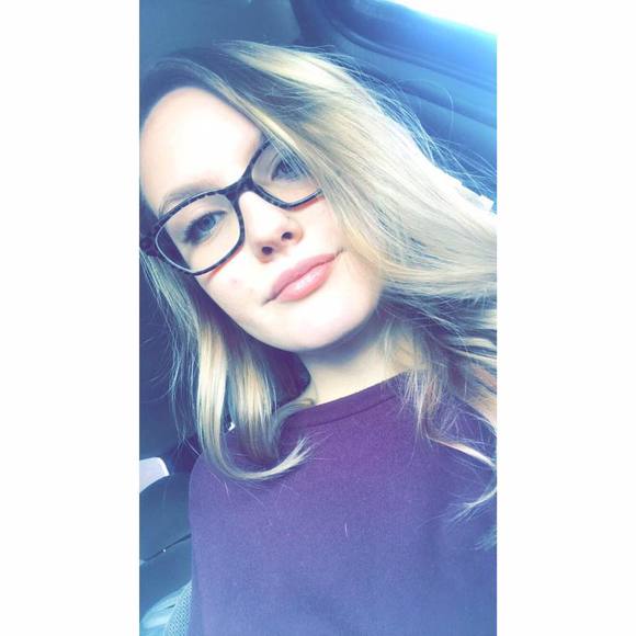 Meet your Posher, Macy - Picture 1 of 1